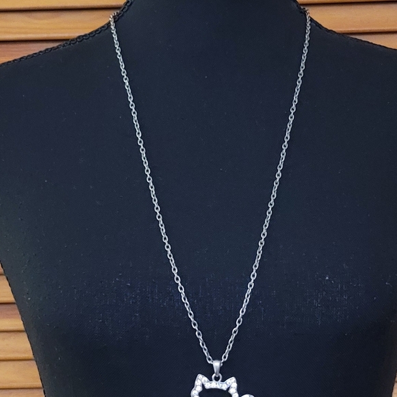 NWOT Cat with Bow Tie Charm Necklace - Picture 3 of 9
